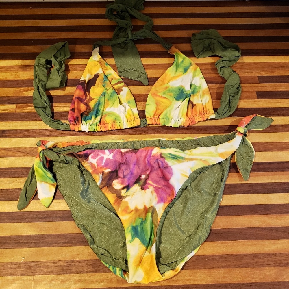 Reversible and adjustable bikini